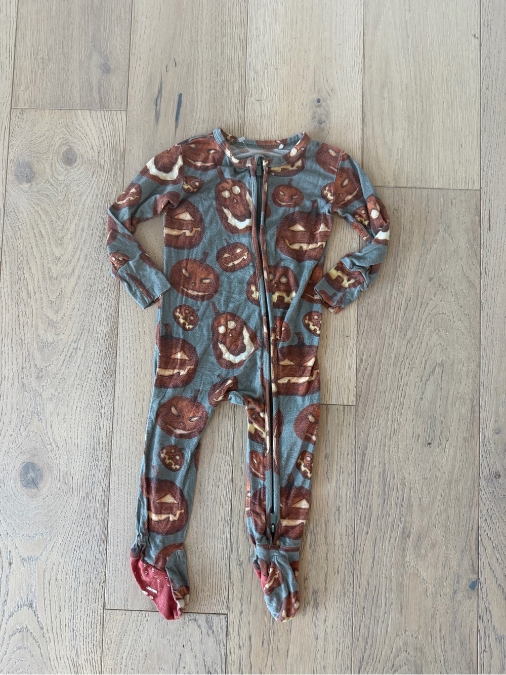 Posh Peanut Pumpkin Print Footed Pajamas - Brown & Gray